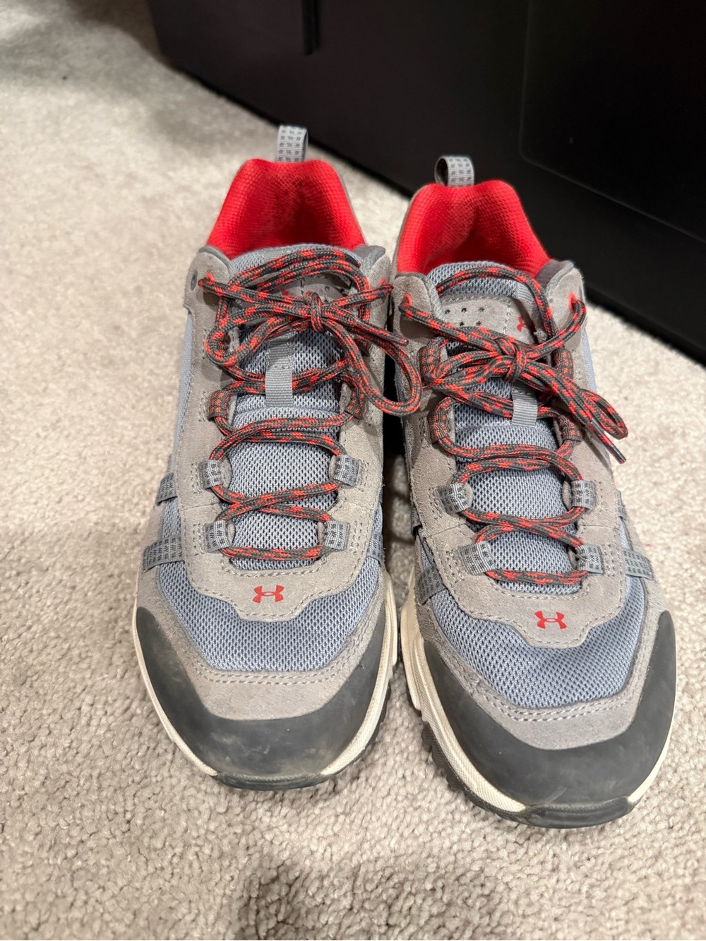 Women’s Under Armour Sz 8.5 hiking shoes